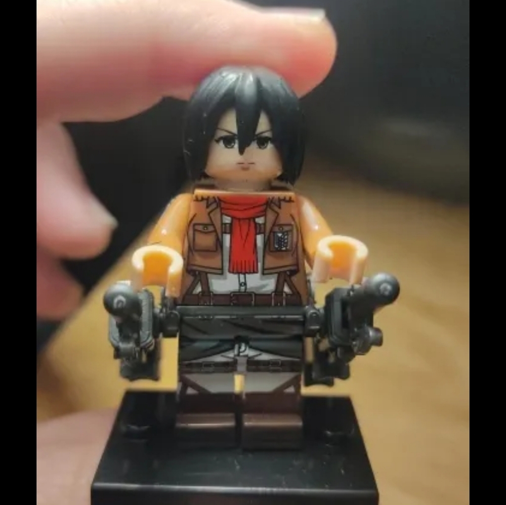 New Attack on the Titan 4 mini figure set - Picture 11 of 12